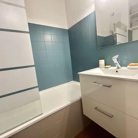 Apartament Studio Cabine Renove Avec Climatisation, Loggia, Parking Securise, Proche Plage Et Commodites - Fr-1-226-546 Sainte-Maxime